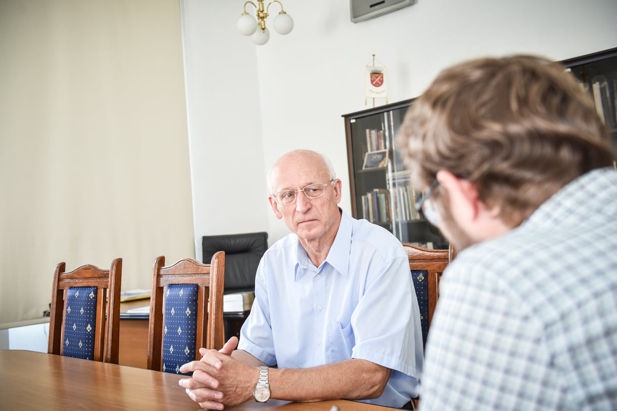Profesorul de matematică Martin Bottesch: Avem nevoie de o educație umanistă foarte serioasă. La noi e lăsată deoparte și nu e bine asta