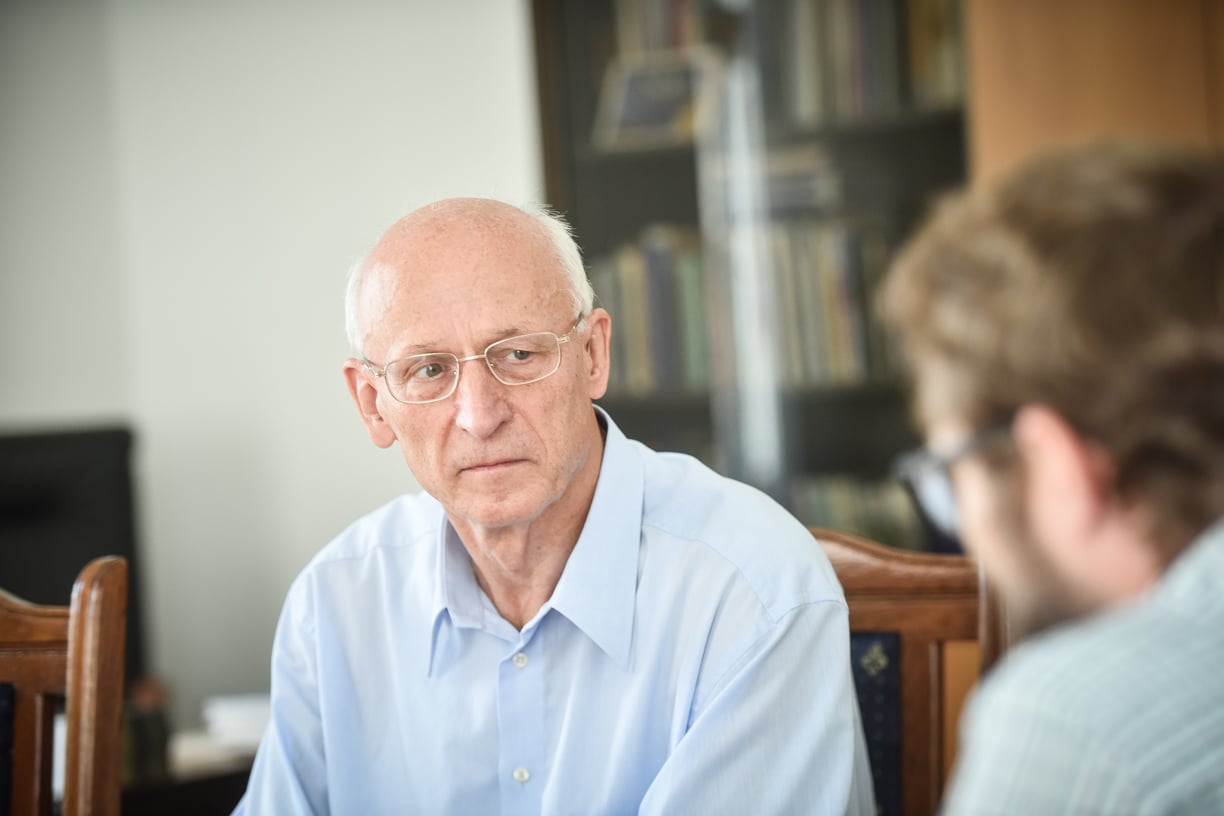 Profesorul de matematică Martin Bottesch: Avem nevoie de o educație umanistă foarte serioasă. La noi e lăsată deoparte și nu e bine asta