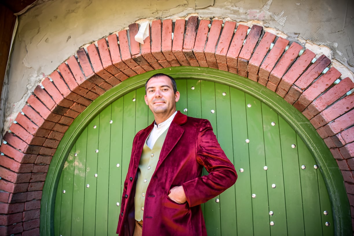 Un nou obiectiv turistic la marginea Sibiului - ”Casa hobbiților” făcută de Boierul Ilie