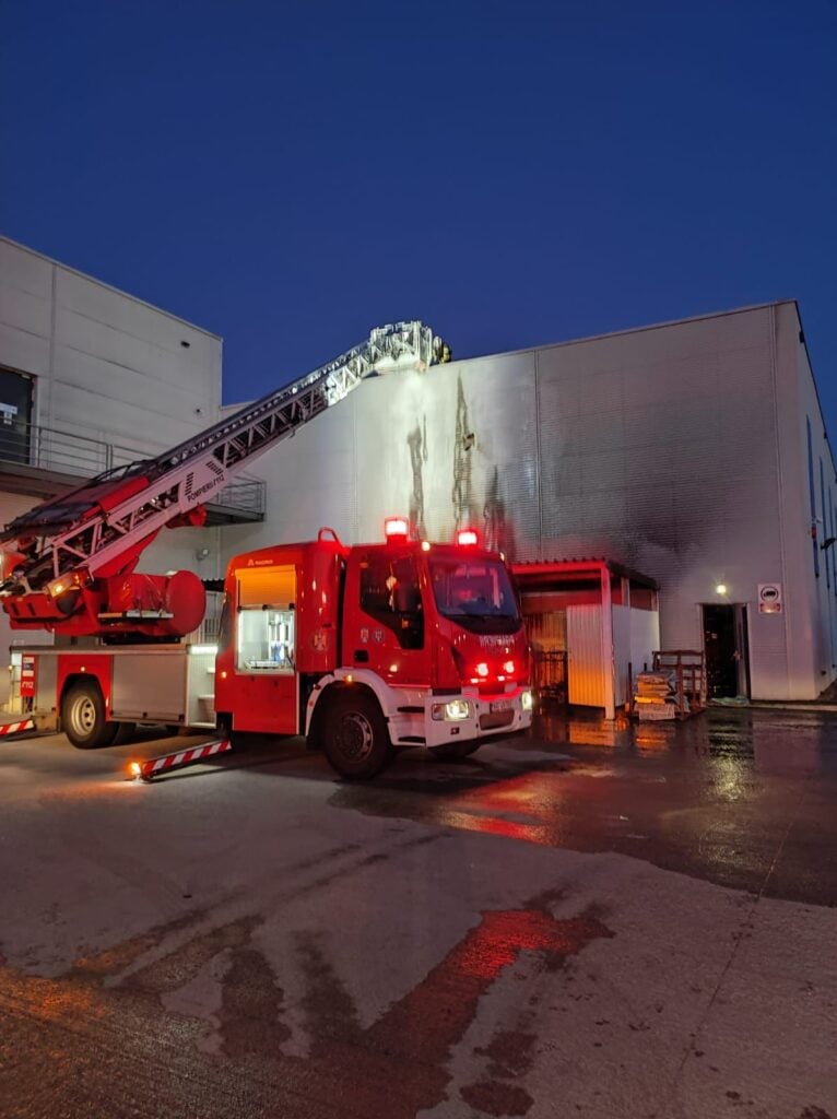 incendiu-zona-ind-vest-rzzx
