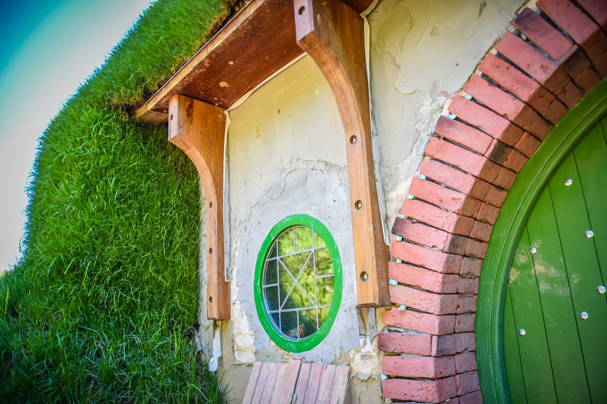 Un nou obiectiv turistic la marginea Sibiului - ”Casa hobbiților” făcută de Boierul Ilie