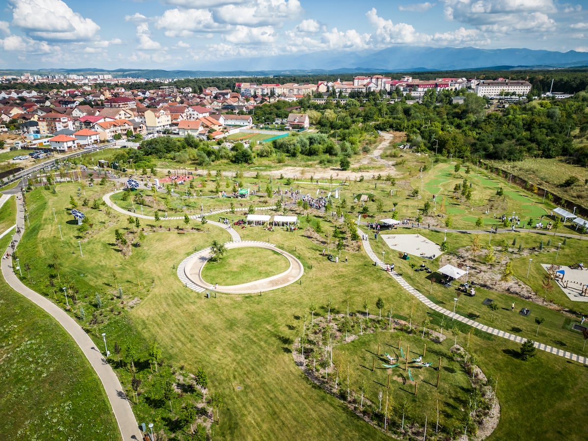 FOTO Mii de sibieni au vizitat Belvedere, cel mai nou parc al Sibiului și al doilea ca dimensiuni