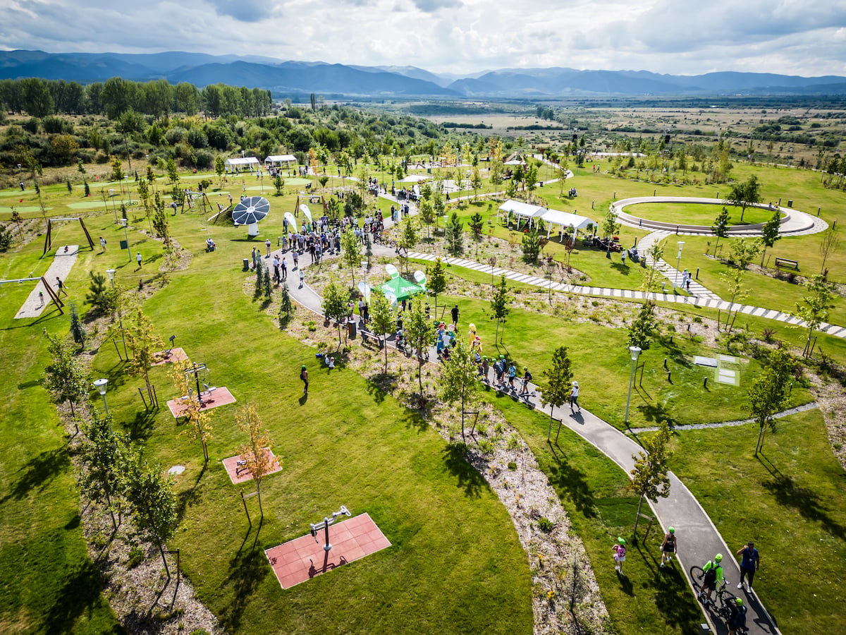 FOTO Mii de sibieni au vizitat Belvedere, cel mai nou parc al Sibiului și al doilea ca dimensiuni