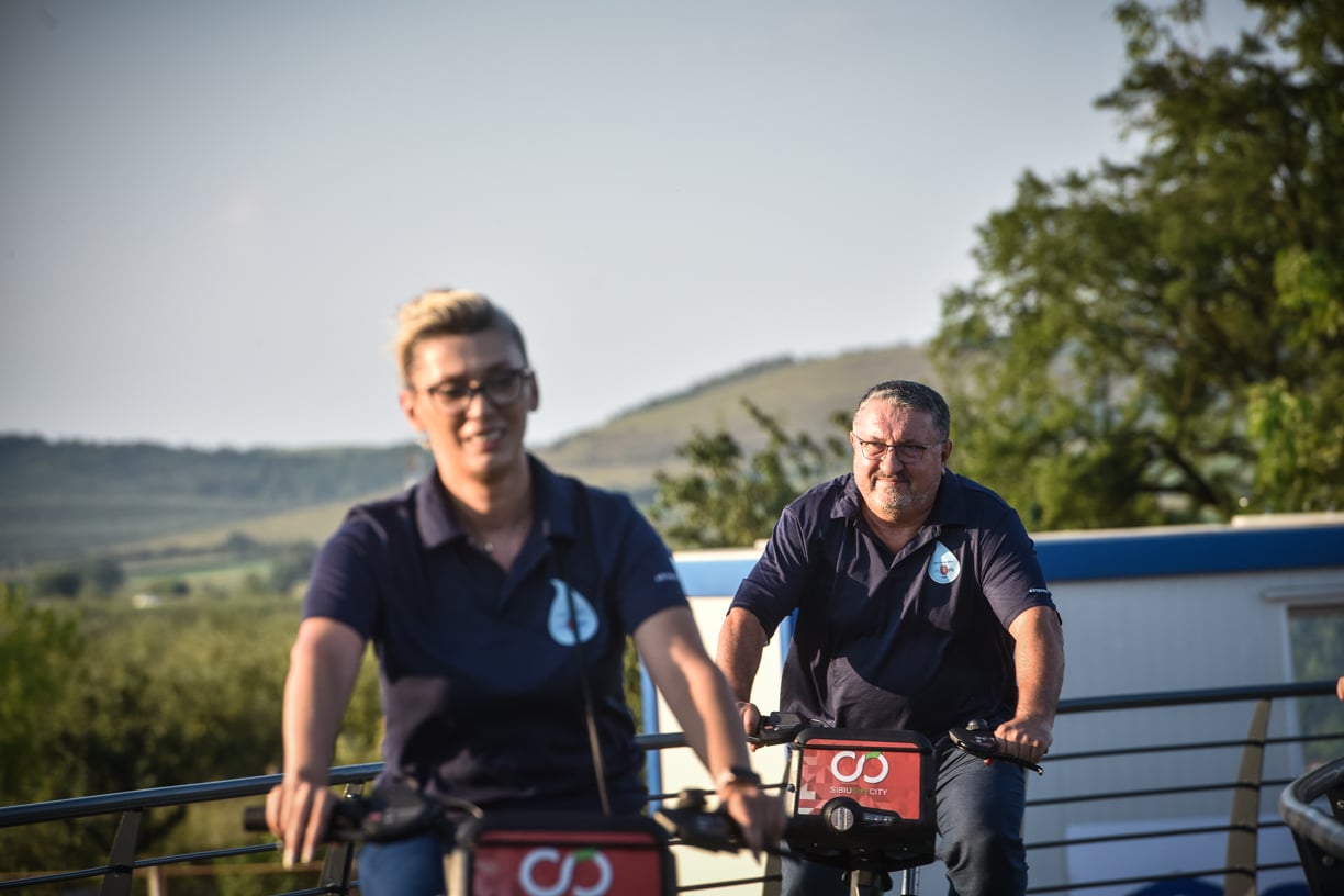 A fost inaugurată pista de pe malurile Cibinului. De la „cel mai spectaculos proiect pentru biciclete”, la plasticul reciclat care a înlocuit betoanele