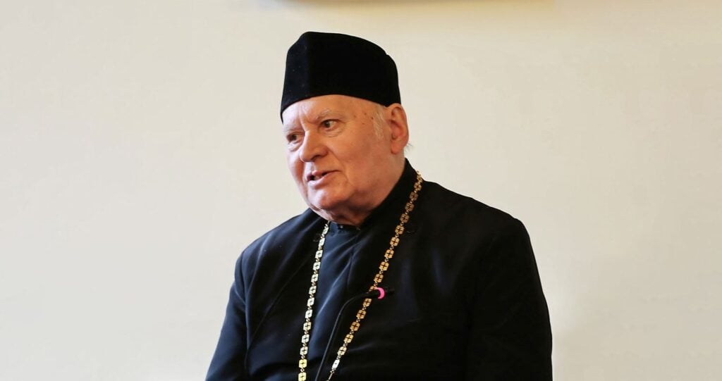 preotul-profesor-dumitru-abrudan-redactor-la-telegraful-roman-la-rascruce-de-milenii-265934-fvms