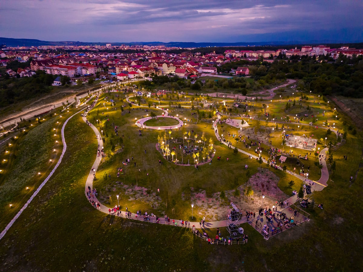 FOTO Mii de sibieni au vizitat Belvedere, cel mai nou parc al Sibiului și al doilea ca dimensiuni