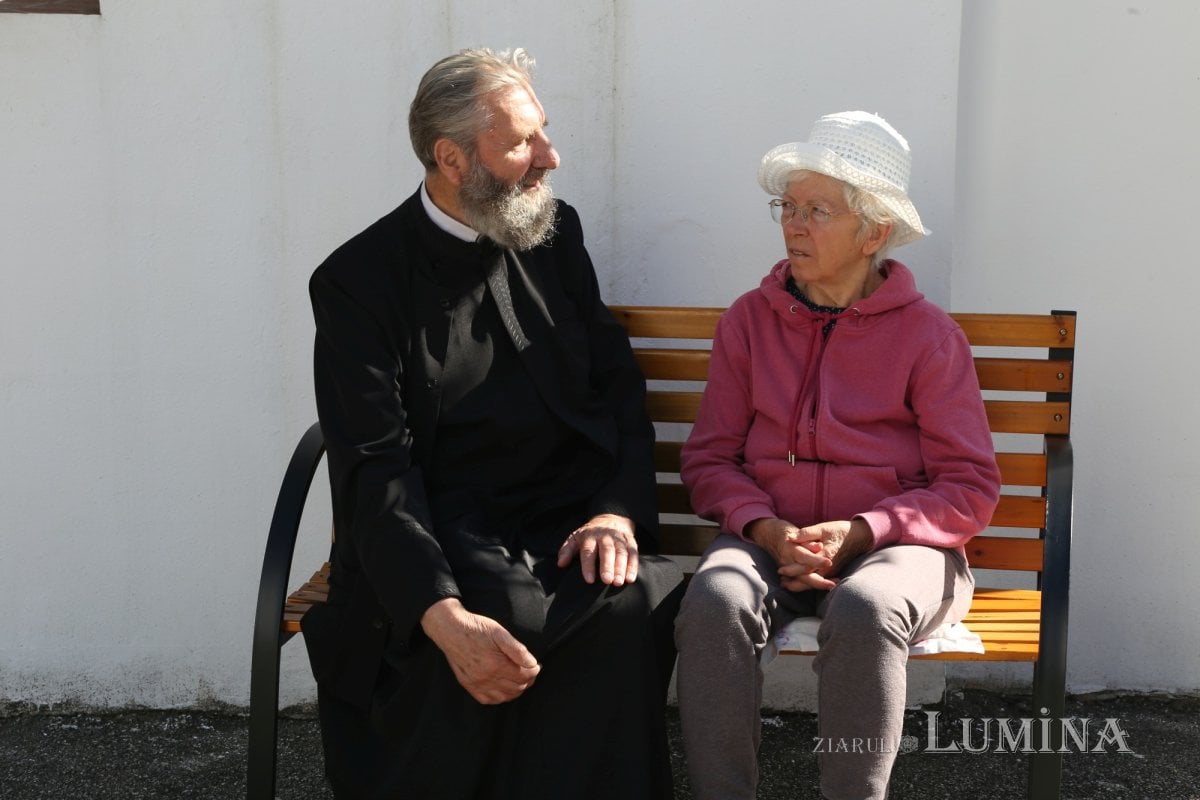 Căminul pentru vârstnici „Sfânta Muceniță Irina” din Valea Aurie și-a deschis ușile. Părintele Săsăujan: „Toate s-au făcut, de la început, cu sprijinul oamenilor buni”