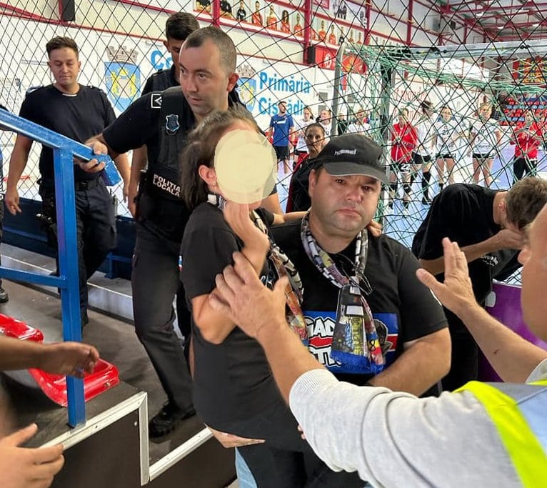 Clubul Măgura regretă incidentul, iar suporterii echipei din Vâlcea spun că intervenția jandarmilor sibieni a fost abuzivă: „Au recurs total nejustificat la folosirea spray-urilor”