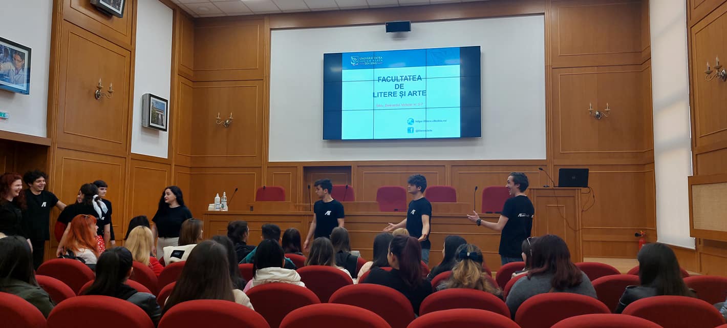 facultatea-de-litere-si-arte-studenti-tkdf