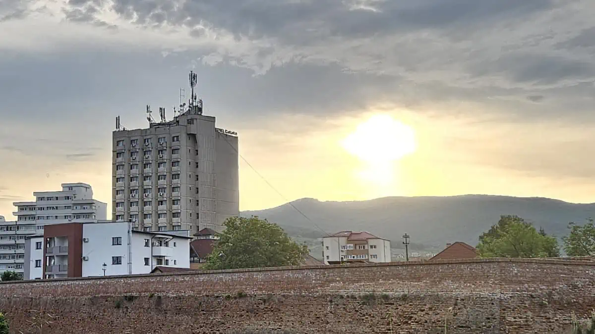 Sibianul Aurel Muntean vinde hotelul din Alba Iulia. Universitatea „1 Decembrie 1918” negociază prețul de 6,5 milioane de euro