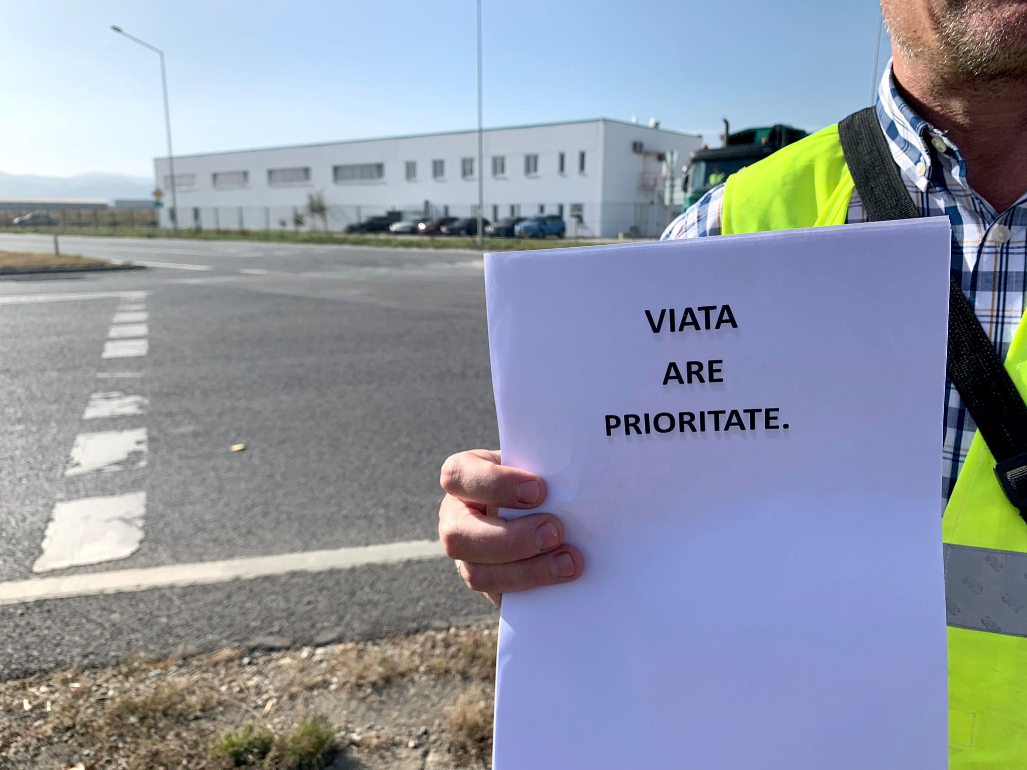 A fost martor la cele mai grave accidente care au avut loc în intersecția din capătul drumului hoților și a ieșit să protesteze. „Cer autorităților să facă ceva”