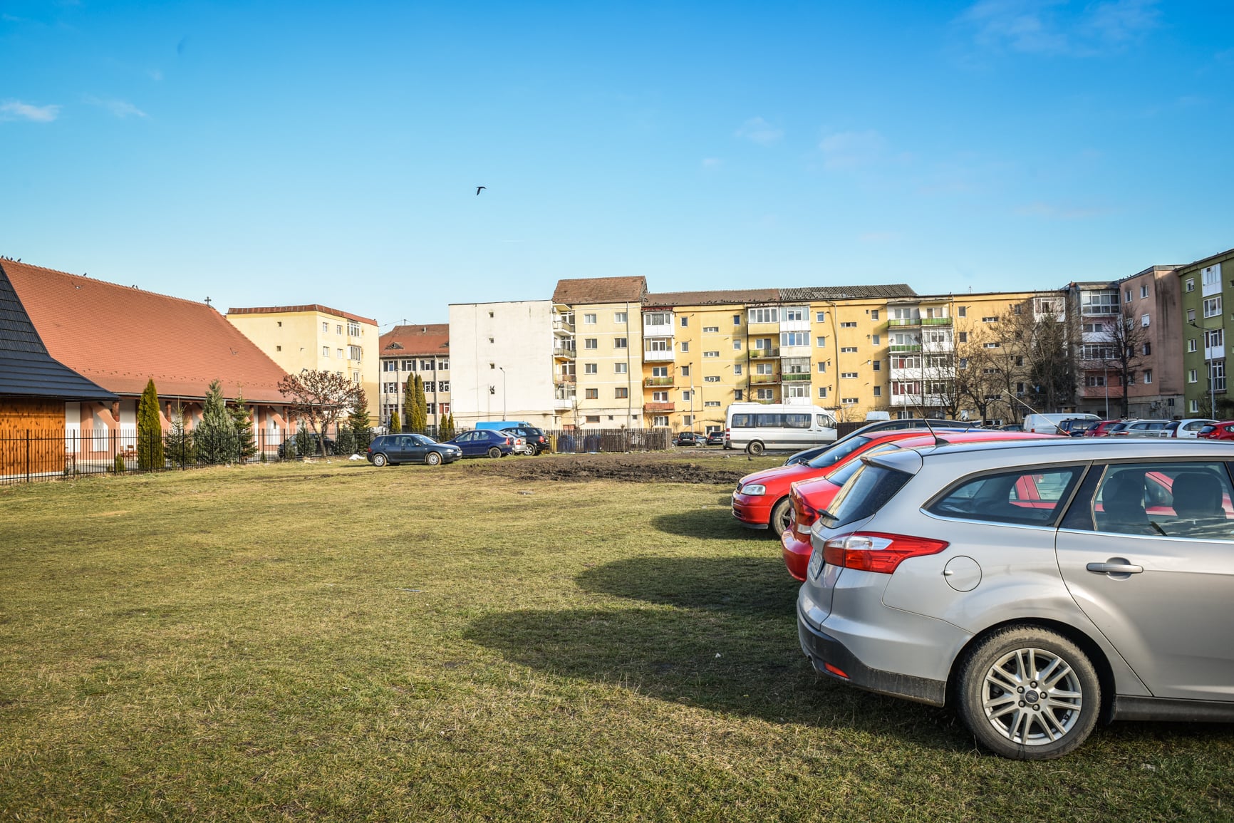 Cât costă și care este regulamentul pentru parcările de reședință în alte orașe din țară în comparație cu propunerea Primăriei Sibiu