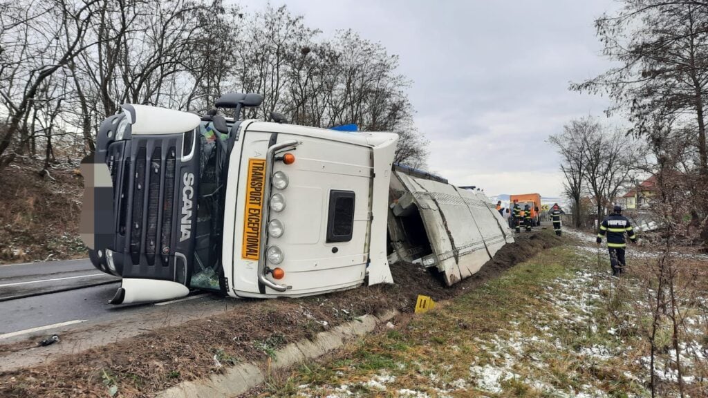 accident-tir-gabarit-depasit-1-rcqd