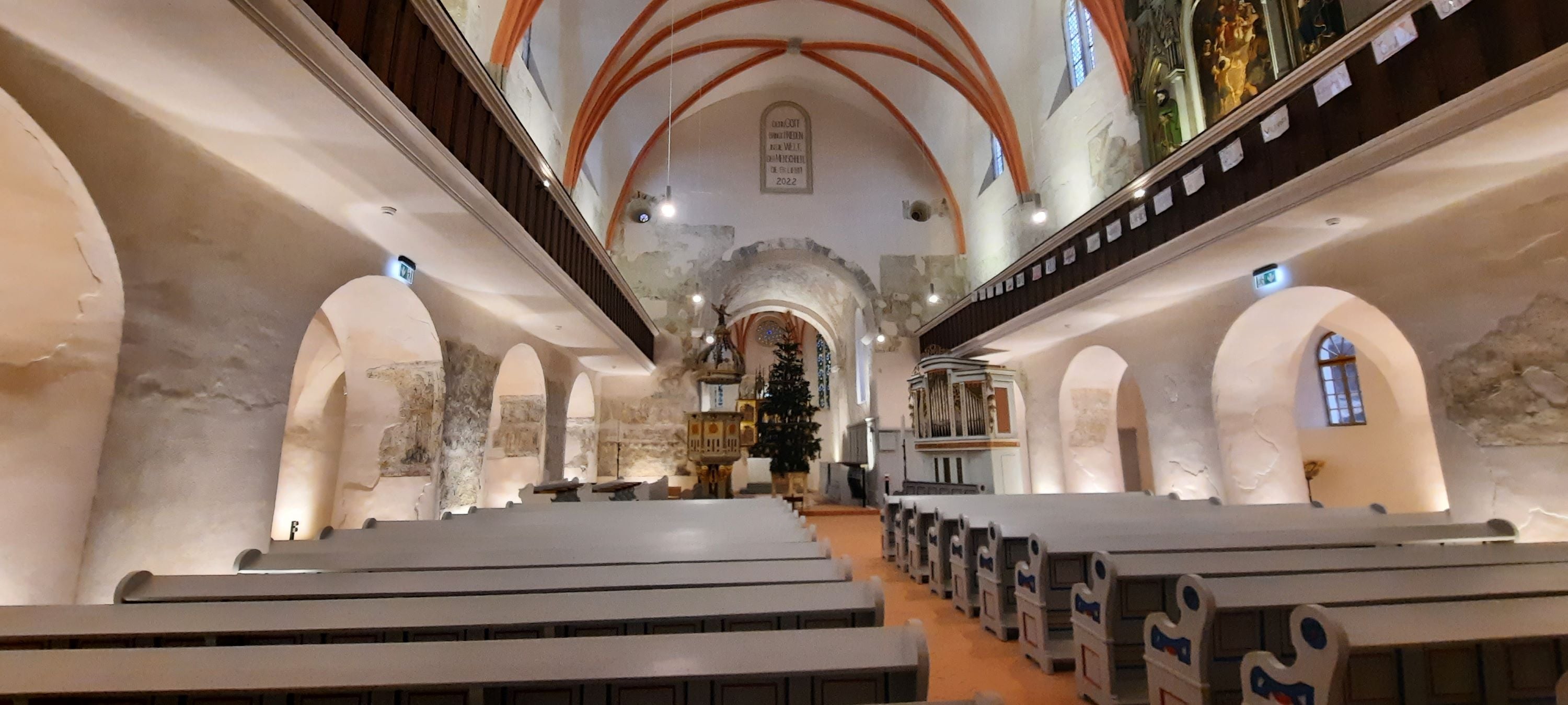 S-au încheiat lucrările la Biserica fortificată din Cisnădie, cu peste 8 milioane de lei. „Cred că am atins toate colțurile clădirii. Așa am descoperit fresca din interior”