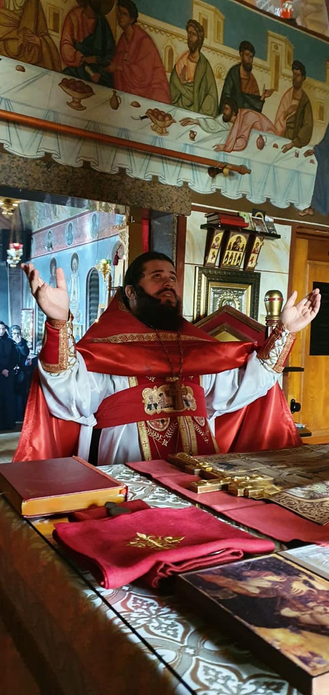 Banii domnului. Domnului părinte. Filiera icoanelor, moaștelor, pomelnicelor, chinezăriilor și a uleiului de la ”Sfântul Penny”