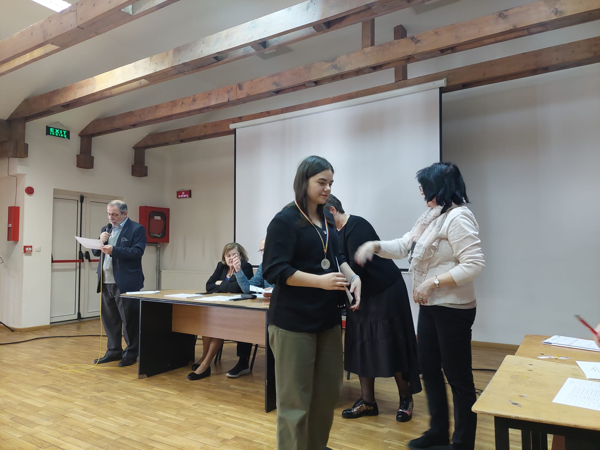 Fizica are cel mai mare lot de participare la o olimpiadă națională. Peste 100 de elevi și profesori au fost premiați la Colegiul Lazăr