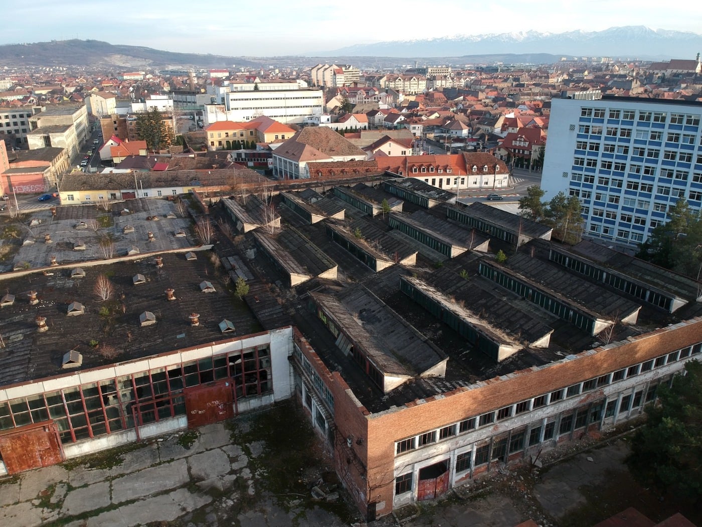 „Centrul de lângă centru”: pe locul fabricii Independența sunt propuse blocuri și cu șapte etaje, interzis mașinilor, parc. „40% locuire ar fi suficient”