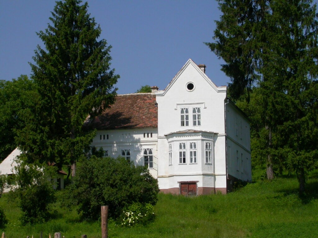 casa-parohiala-pelis-or-3fg8