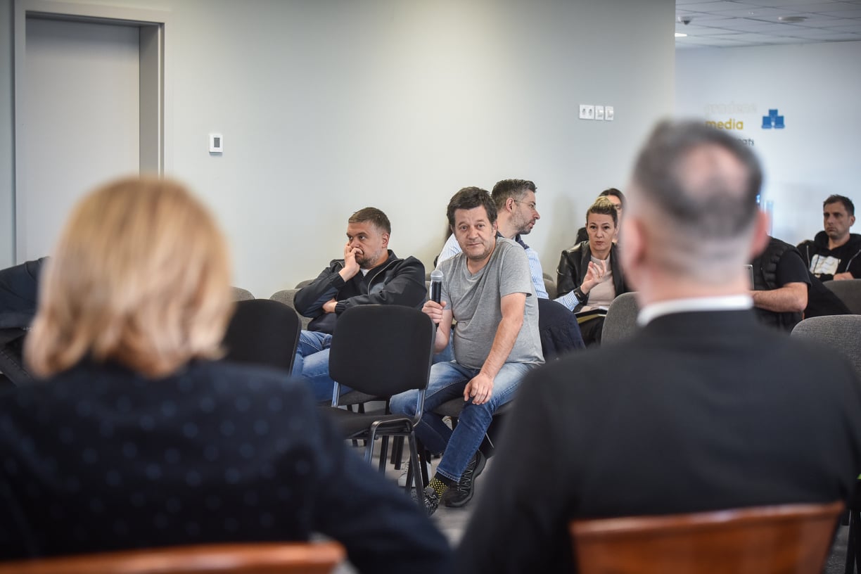 Dezbatere: dacă noul PUG va fi păstrat în forma propusă (mici) afaceri din Sibiu vor trebui închise. Primarul Fodor: „80% din spații corespund”