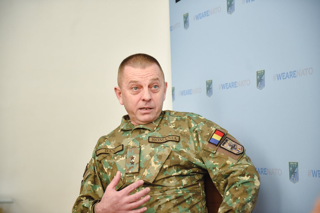 Generalul-maior Cristian-Daniel Dan, comandantul Centrului NATO de la Sibiu: Calitatea de membru a celei mai puternice alianțe din lume, pe lângă drepturi, îți aduce și niște obligații