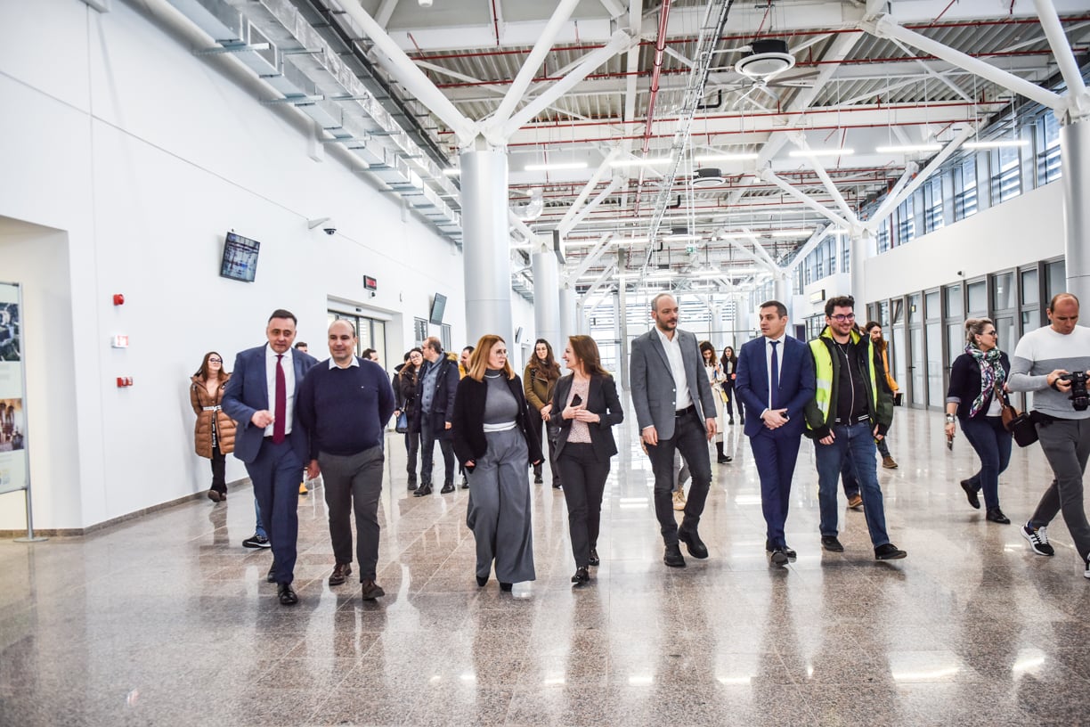 Aeroportul Sibiu: cum cinci scanere contestate ca fiind „cu dedicație” dau peste cap investiția de 64 de milioane de euro