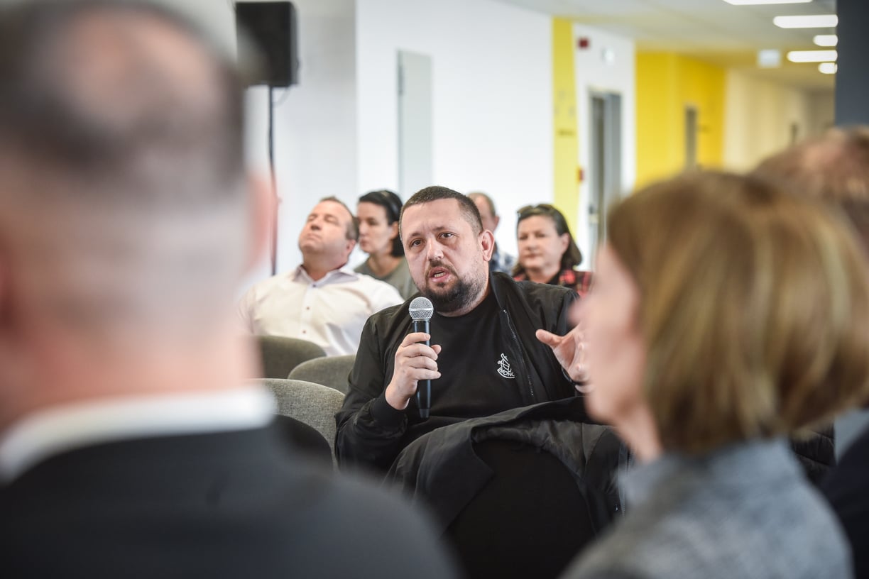 Dezbatere: dacă noul PUG va fi păstrat în forma propusă (mici) afaceri din Sibiu vor trebui închise. Primarul Fodor: „80% din spații corespund”