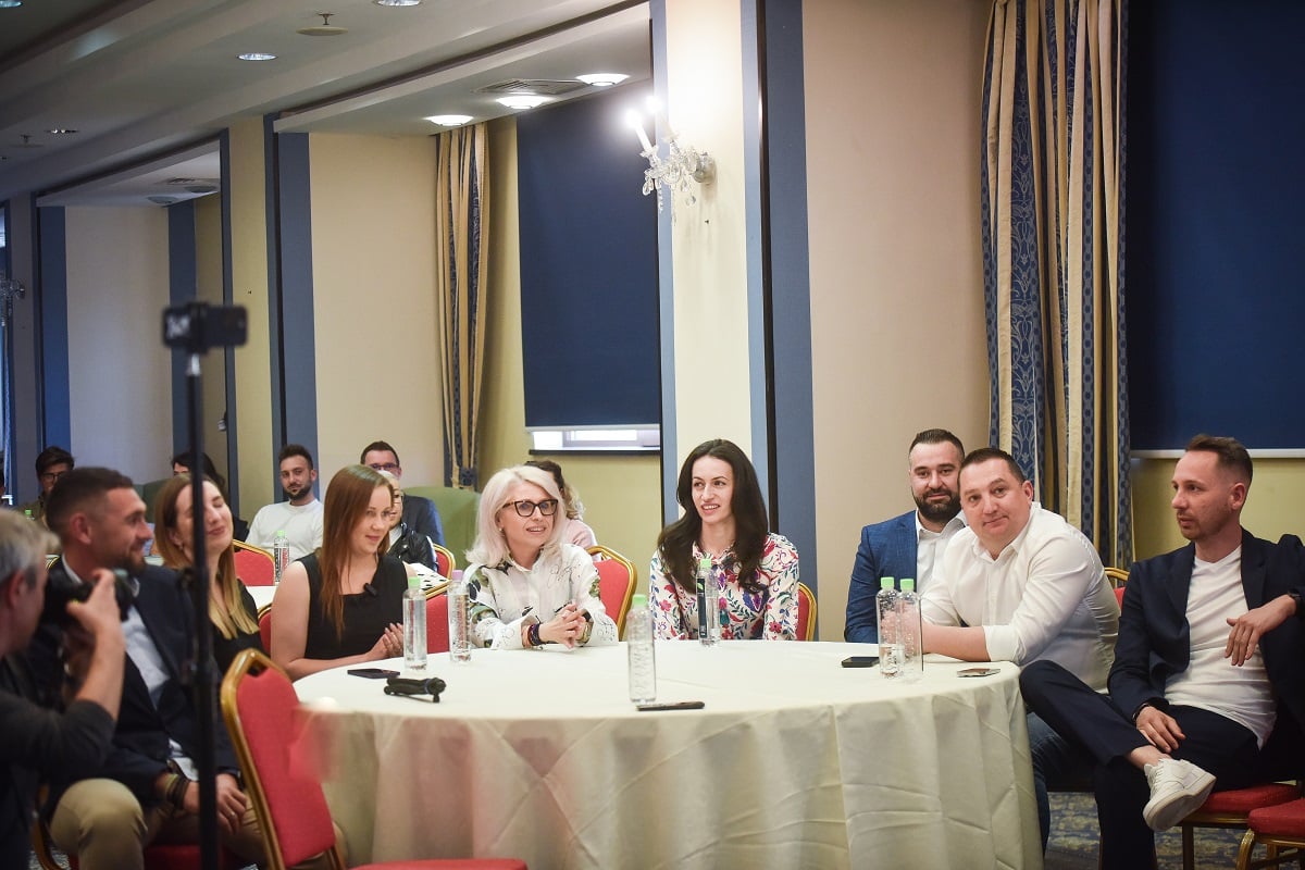 Premieră la Sibiu: Valserv Parchet prezintă noua generație de pardoseli hibride Hywood și Dureco a producătorului german ter Hurne