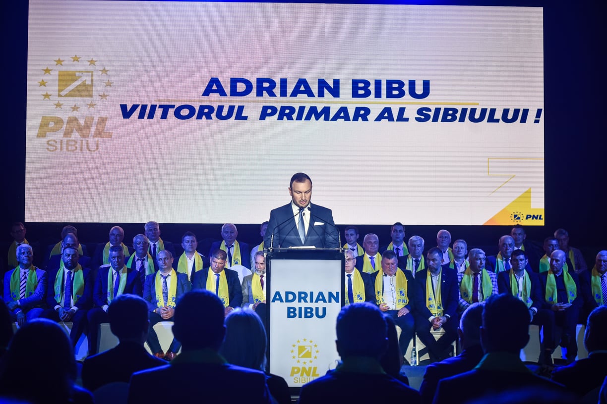 Competiția pentru funcția de primar al Sibiu se dă între nouă candidați: opt politici și unul independent. Principalele liste de candidați la Consiliul local