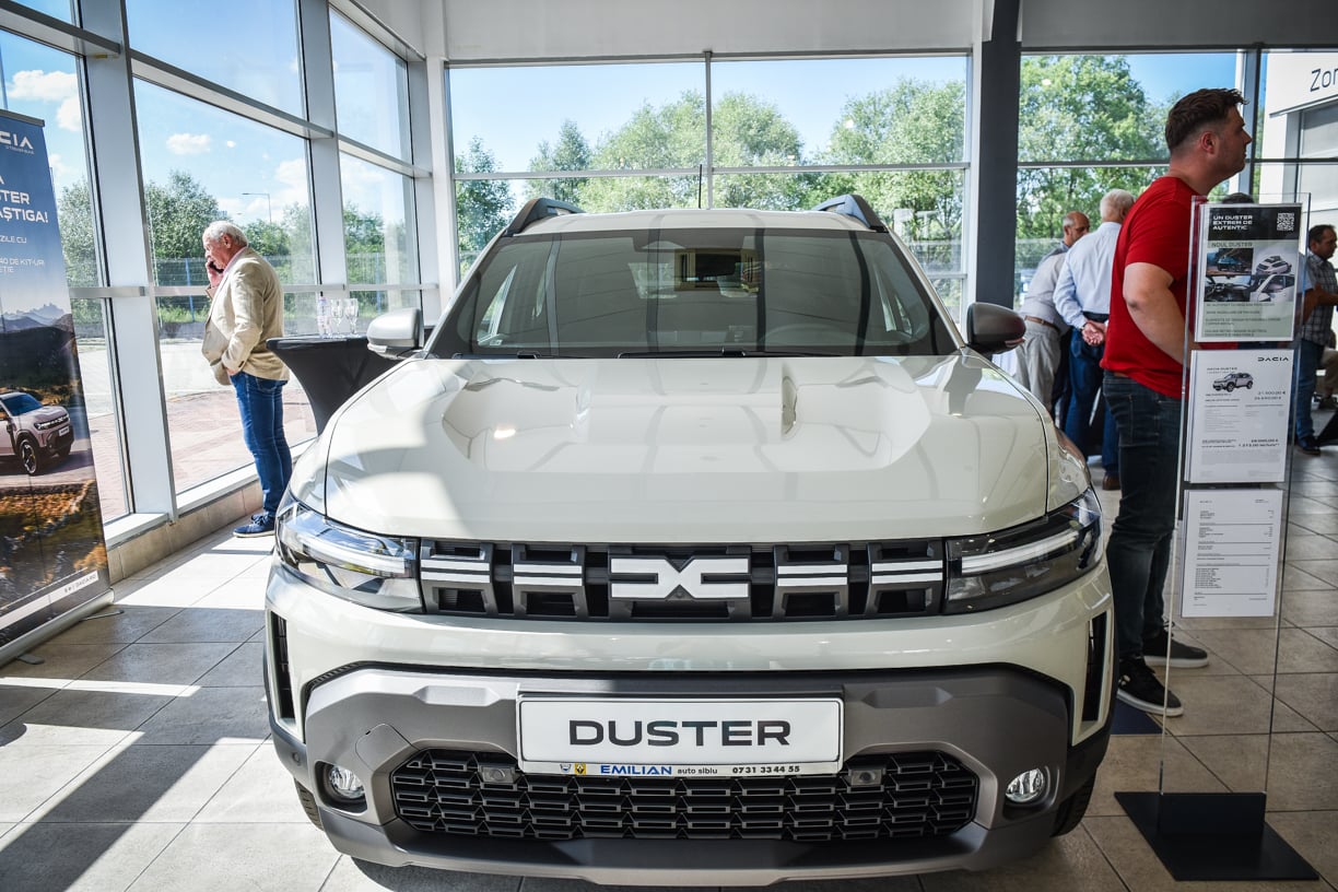 Noul Dacia Duster s-a lansat la Sibiu. Dorian Ștefan, directorul Emilian Auto: Este un motiv de bucurie și de mândrie mai ales că luna viitoare împlinim 30 de ani de când avem acest parteneriat cu Dacia