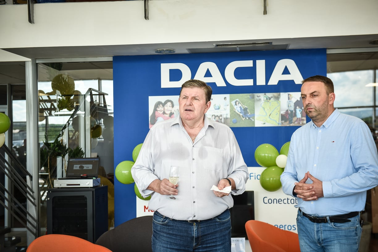 Noul Dacia Duster s-a lansat la Sibiu. Dorian Ștefan, directorul Emilian Auto: Este un motiv de bucurie și de mândrie mai ales că luna viitoare împlinim 30 de ani de când avem acest parteneriat cu Dacia