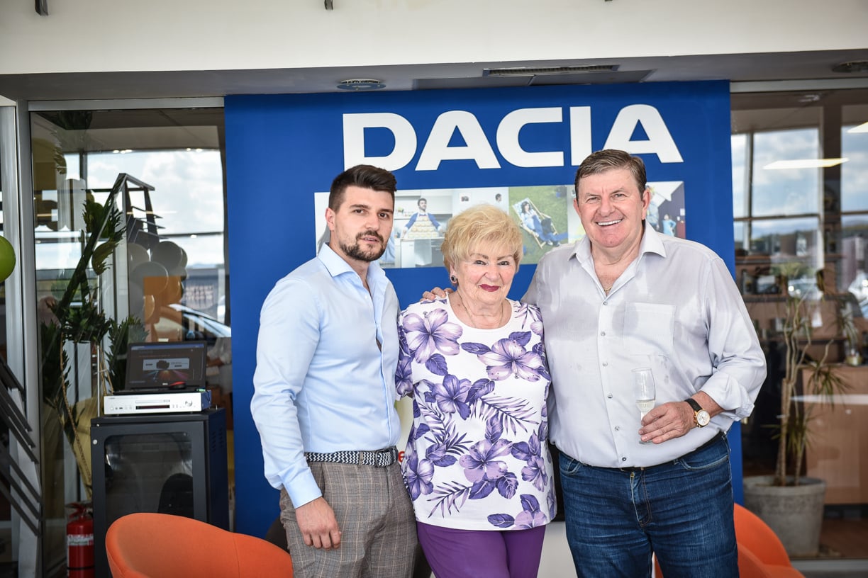 Noul Dacia Duster s-a lansat la Sibiu. Dorian Ștefan, directorul Emilian Auto: Este un motiv de bucurie și de mândrie mai ales că luna viitoare împlinim 30 de ani de când avem acest parteneriat cu Dacia