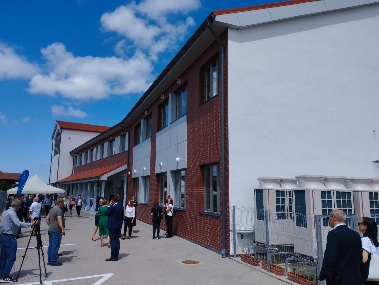„Putem să facem destul de multe lucruri cu ce avem acum. De exemplu, să obținem must de bere”. ULBS a inaugurat Ferma Didactică de la Rusciori