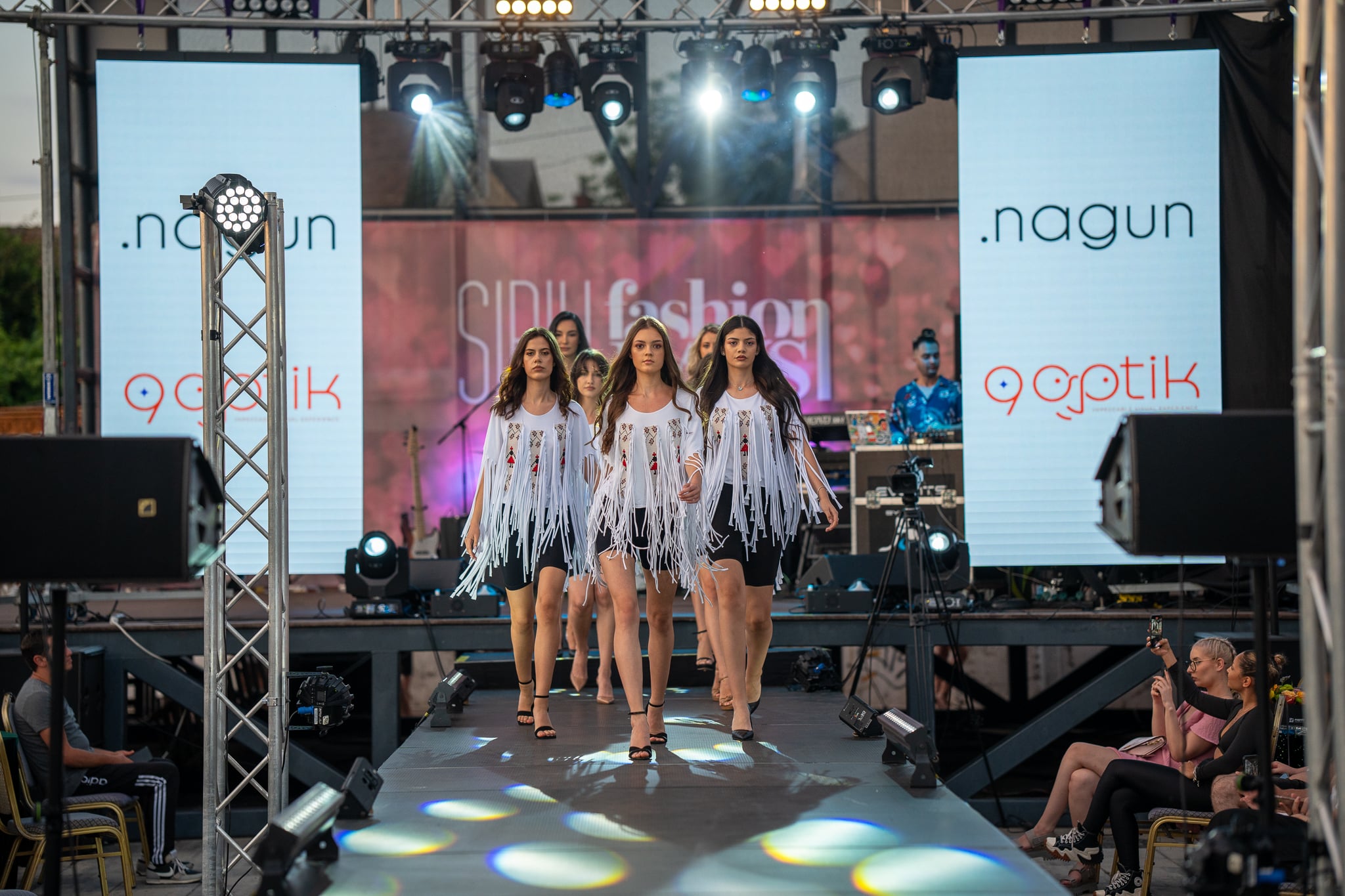 Sibiu Fashion Days – singurul eveniment dedicat exclusiv designerilor români are loc, în weekend, la Habermann Markt