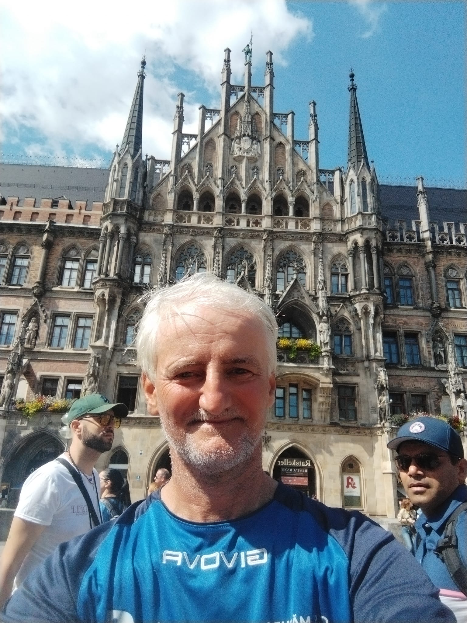 Un cisnădian a plecat la mare, în Grecia, cu bicicleta. Apoi a făcut turul Europei: ”Despre asta e viața, nu să muncești după bani”