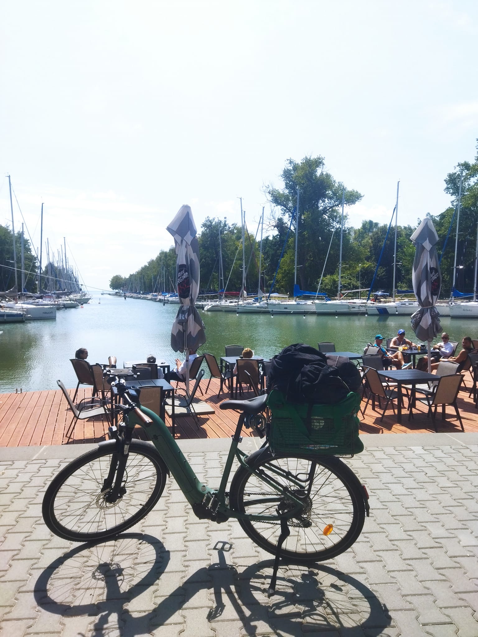 Un cisnădian a plecat la mare, în Grecia, cu bicicleta. Apoi a făcut turul Europei: ”Despre asta e viața, nu să muncești după bani”