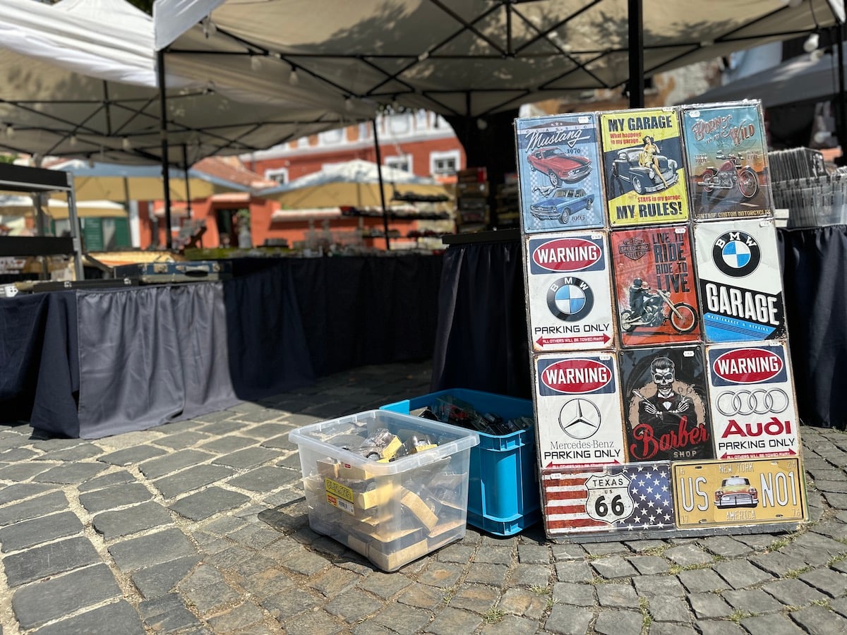 Vizitați „Târgul de antichități și handmade” din Piața Huet. „Nu suntem o piață, ci un târg definit prin muncă și migală”