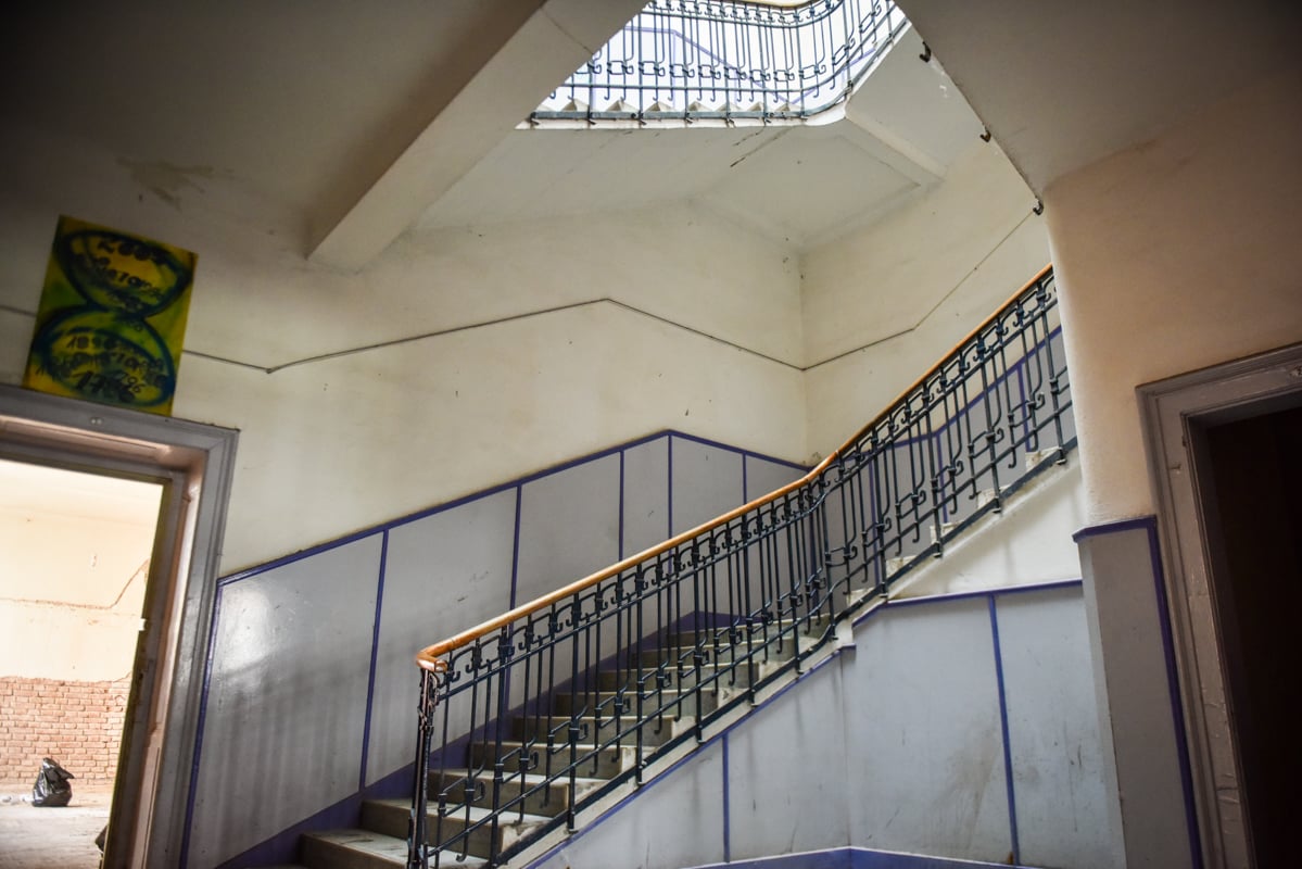 Imagini din clădirea fostului Liceu Pedagogic de la Ursuline, înainte de SCAF și după 14 ani de la ultima promoție. Chituță: Muzeul Brukenthal și-ar dori spațiul