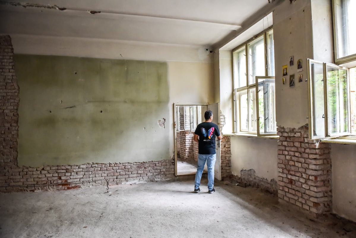 Imagini din clădirea fostului Liceu Pedagogic de la Ursuline, înainte de SCAF și după 14 ani de la ultima promoție. Chituță: Muzeul Brukenthal și-ar dori spațiul