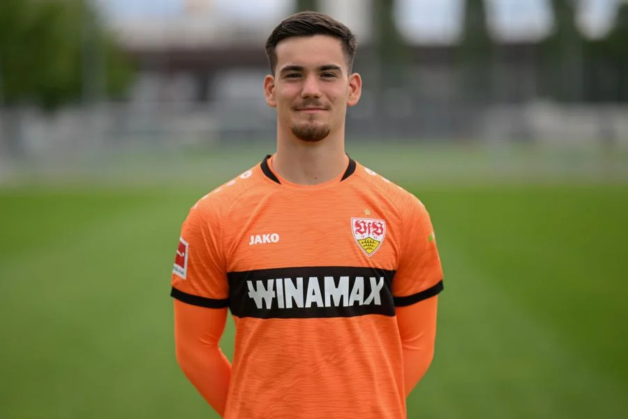 FOTO VIDEO Singurul român din Bundesliga are rădăcini în Sibiu. Verii lui au jucat la Hermannstadt, Voința și Șelimbăr. ”E în naționala Under 19 a Germaniei. Cu românii nu a avut încă niciun contact”