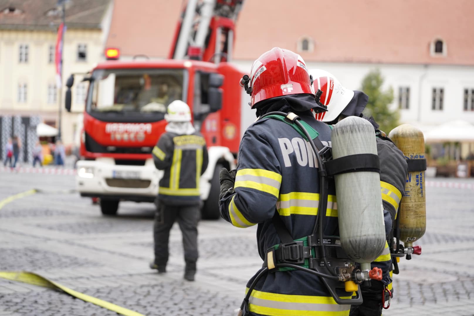 Actualizare. Exercițiu ISU la Brukenthal.  Au fost salvate persoane aflate la etajele superioare ale muzeului