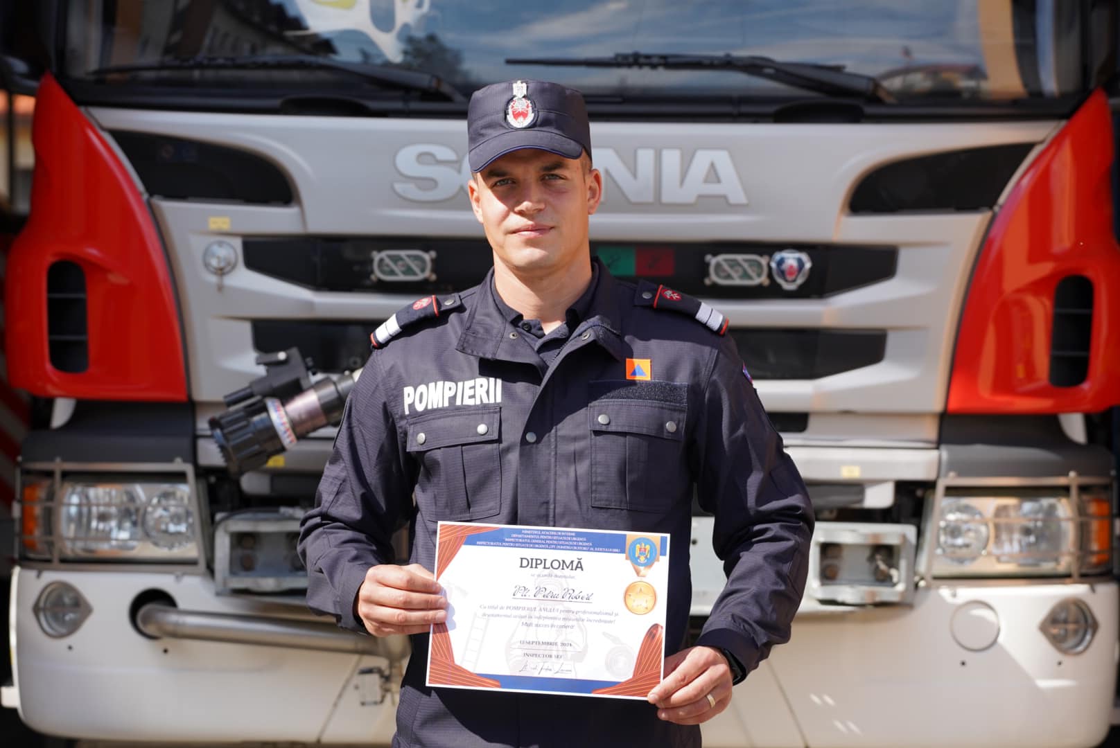 Pompierul Anului 2023 este plutonierului Petru Robert. Ceremonie militară la Sibiu, de Ziua Pompierilor