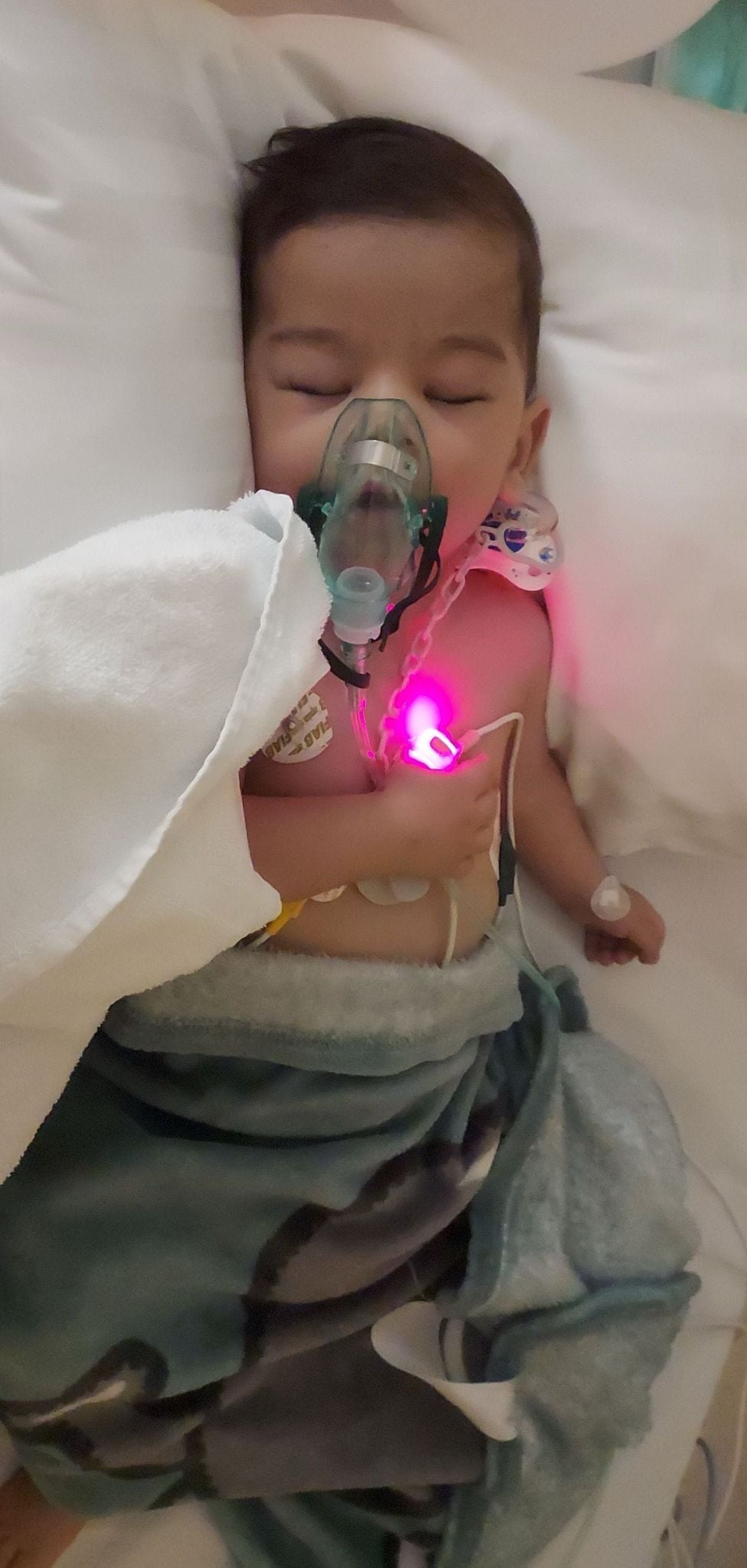 Povestea lui Andrei, băiețelul de la hospice. De câte ori poate fi salvată viața unui copil? De câte ori e nevoie, până când e salvat definitiv