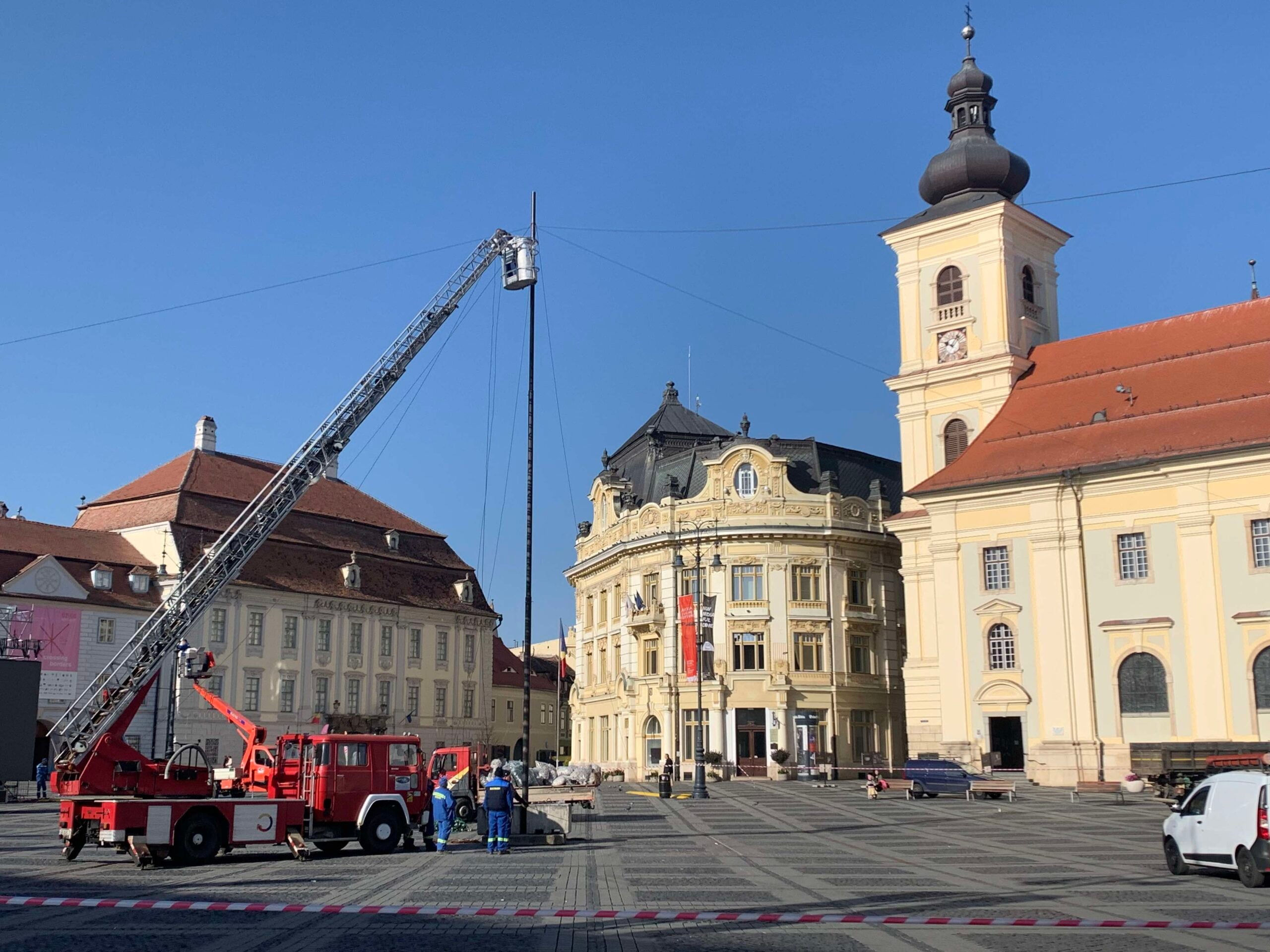 iluminat-piata-mare-targ-de-craciun2-0g6d