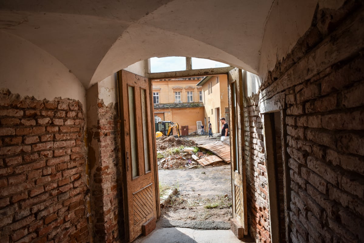 Acte, tablouri și relicve, expuse în premieră la Mănăstirea Ursulinelor din Sibiu. Clădirea renaște prin artă, dar necesitatea reabilitării rămâne: ultima modernizare a avut loc în 1913