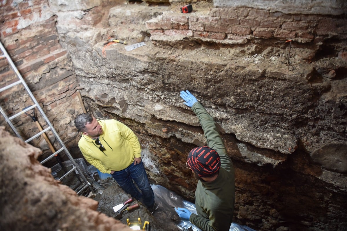 ”O descoperire foarte importantă pentru perioada medievală a Sibiului”. Concluziile arheologilor după cercetările din biserica Sf. Cruce