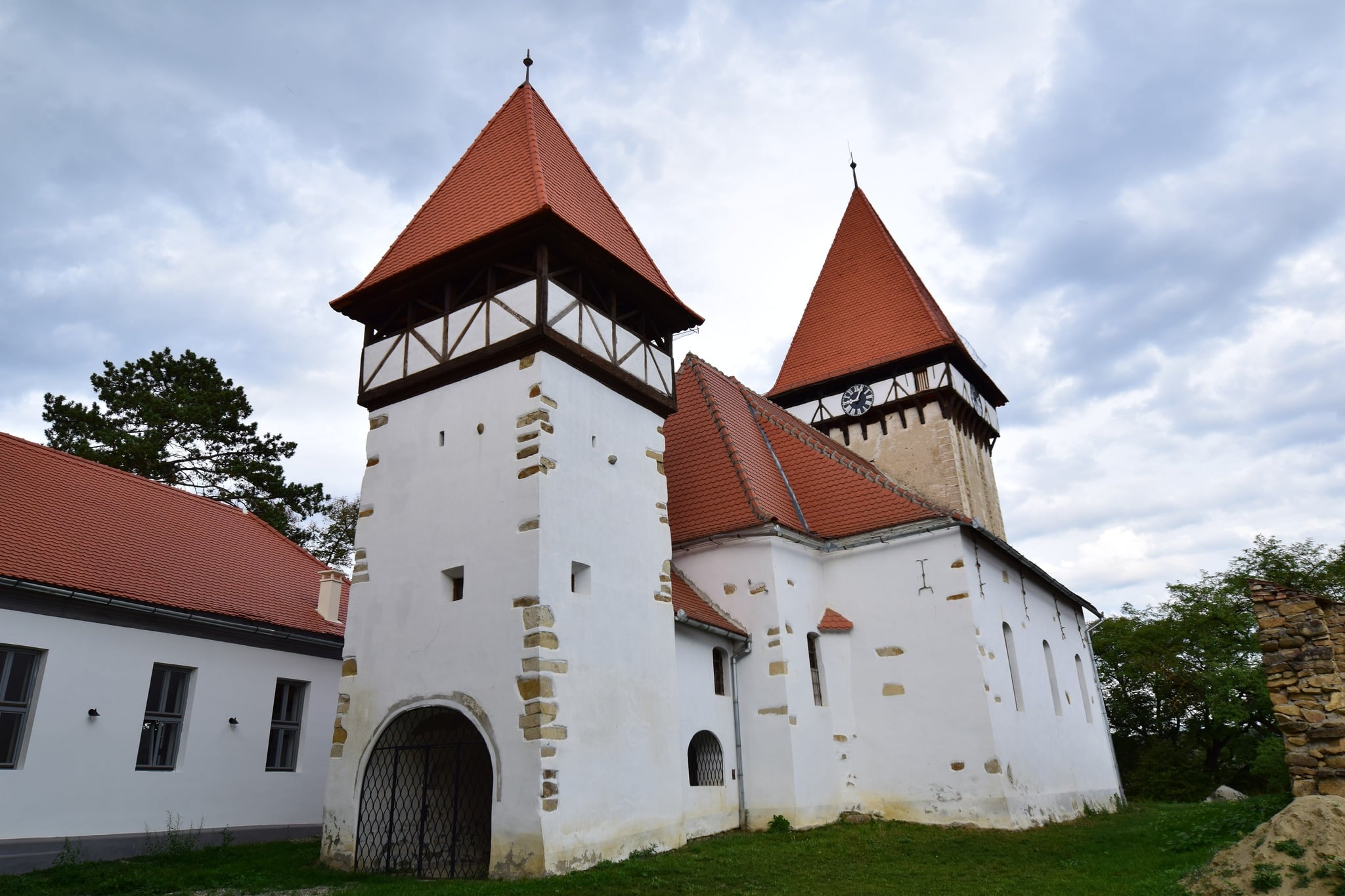 Obiecte cu valoare istorică și artistică din zece biserici evanghelice din Sibiu, salvate printr-un proiect inedit. Acestea sunt necunoscute chiar și pentru specialiști și riscă să dispară