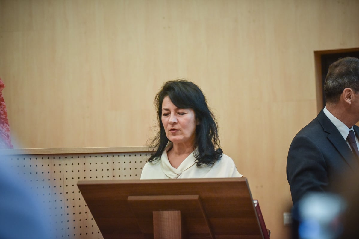 Cine sunt noii consilieri județeni în Sibiu: trei sunt la al șaselea mandat, iar nouă dintre ei au depus jurământul cu gândul la un loc în Parlament