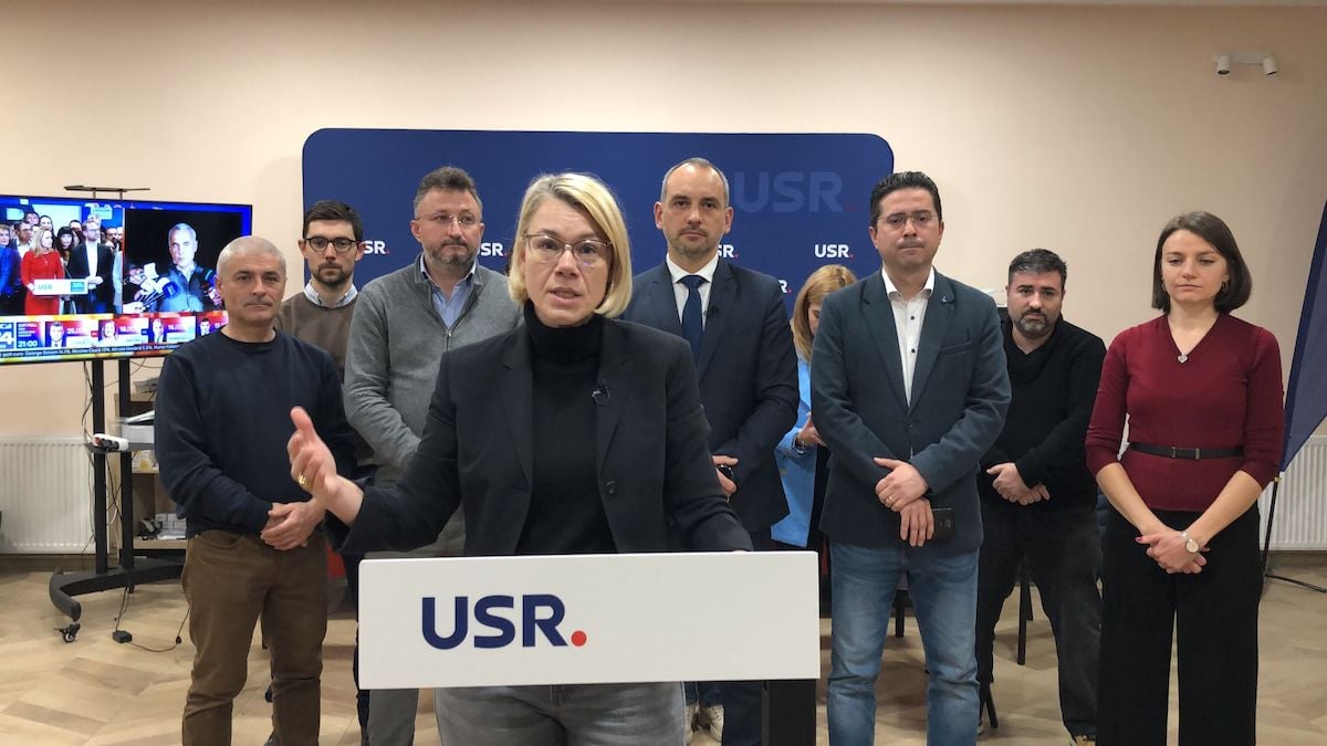 Bucurie și aplauze la sediul USR Sibiu, după primele rezultate. Ruxandra Cibu Deaconu: „USR va da următorul președinte al României”