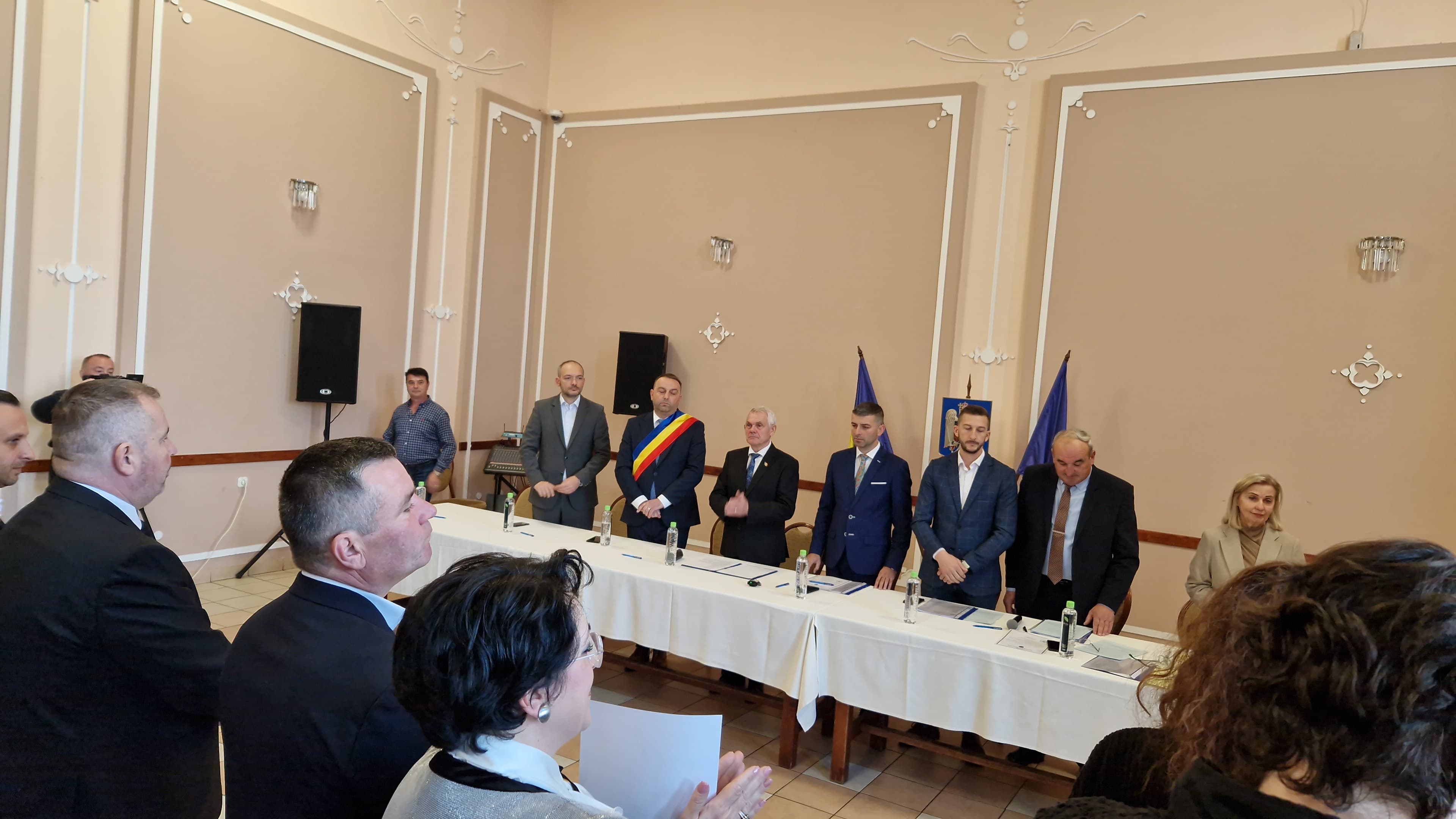 Noii aleși locali din Șelimbăr, cea mai bogată comună sibiană, au depus jurământul. Marius Grecu: Vă garantez că vom avea un mandat de echipă