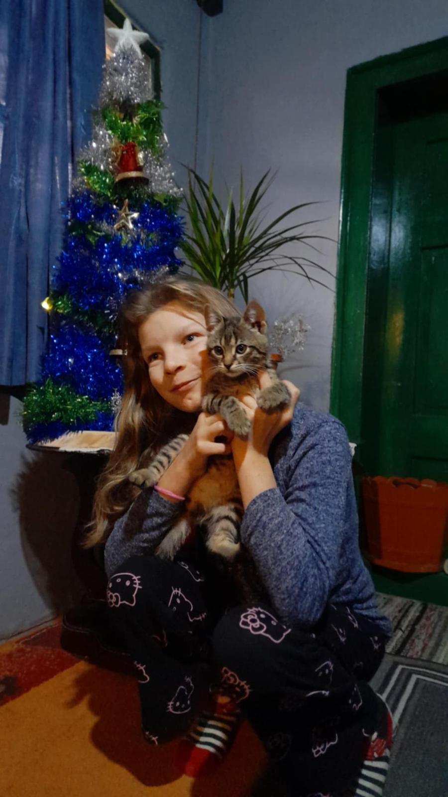 Sánta Réka, medicul care dă șansa unei vieți normale copiilor vulnerabili, cu malformații cardiace: „Până nu reușesc să îi curăț de râie și de păduchi, nu îi pot trimite la operație”